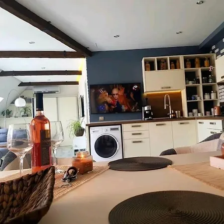 Apartament синьо лято