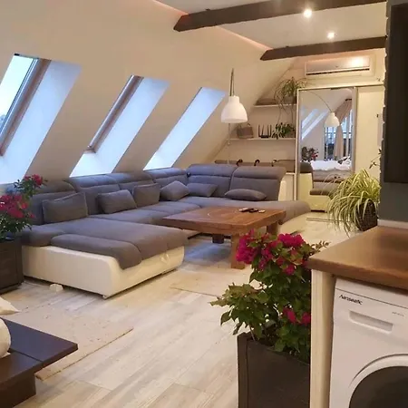 Apartament синьо лято